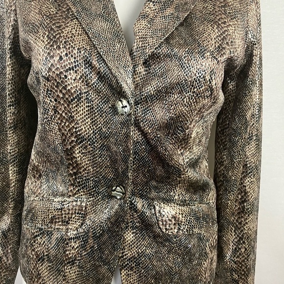 Betty Barclay Faux Snakeskin Blazer - Picture 2 of 8